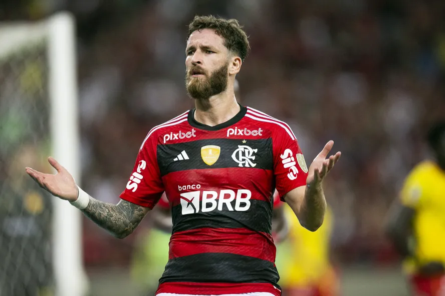 Léo Pereira no Flamengo: As lesões de Luiz Araújo e Arrascaeta levaram o técnico a fazer mudanças táticas significativas